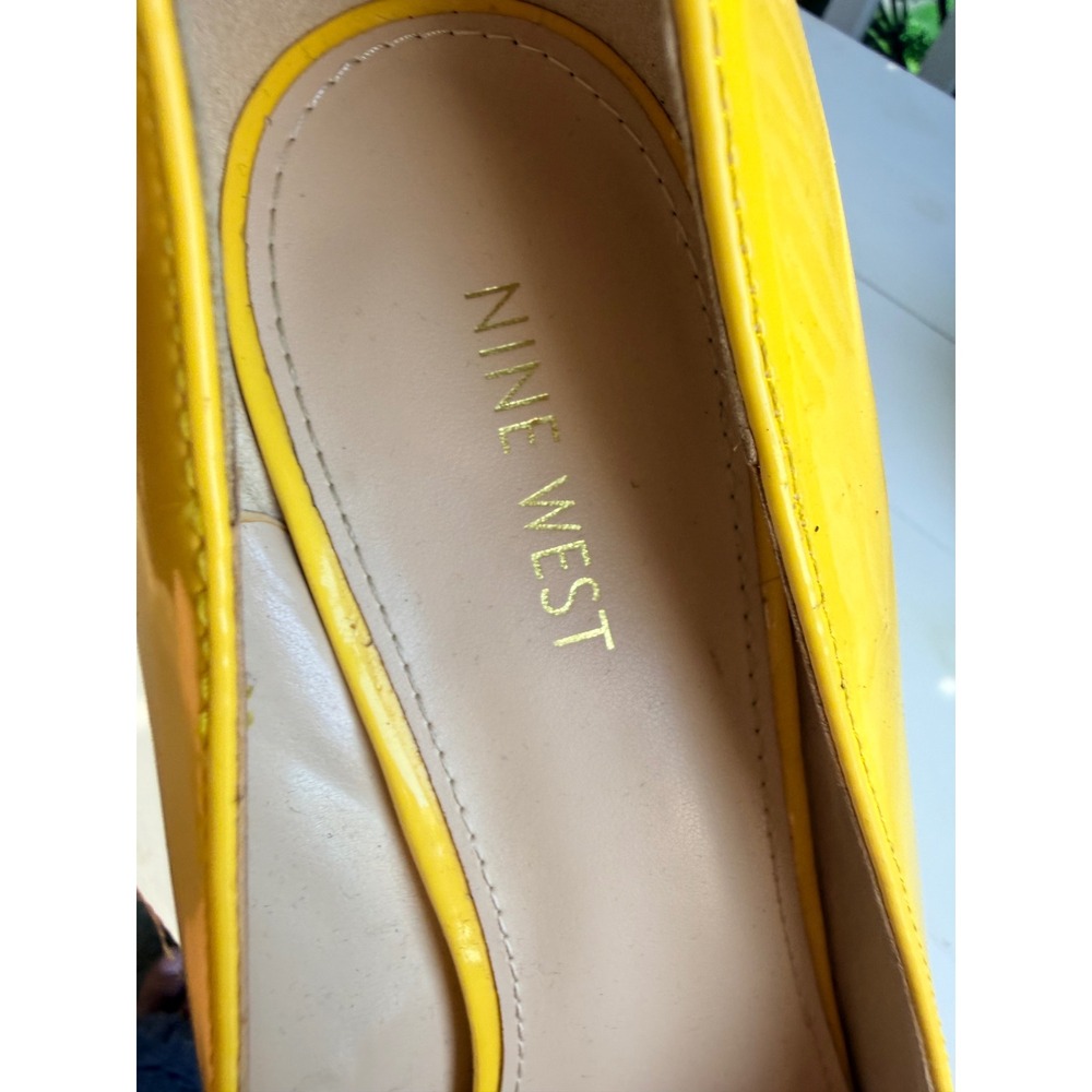 Nine West Shimmer Yellow Patent Heels 11M Pointed Toe 4" Stilettos - Picture 8 of 9